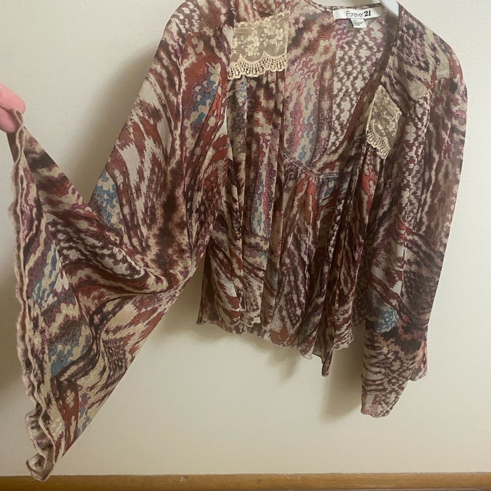 Boho flowy patterned blouse